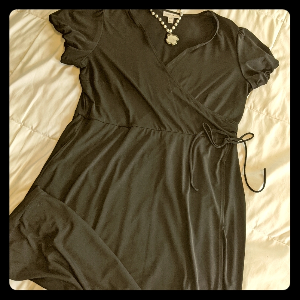 Size 14/16 Black Midi-Wrap Dress from Fashion Bug